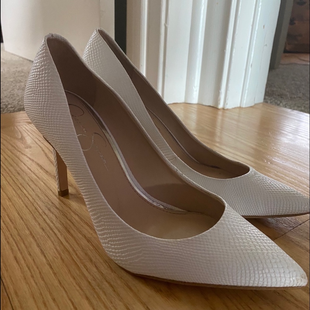 Jessica Simpson white heels (size: 7)